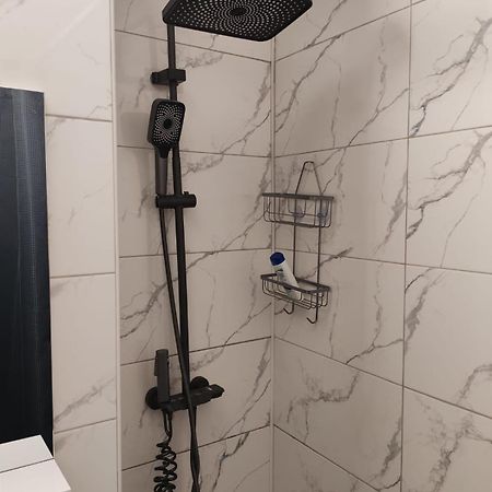 Garsoniera G3 Lägenhet Craiova Exteriör bild