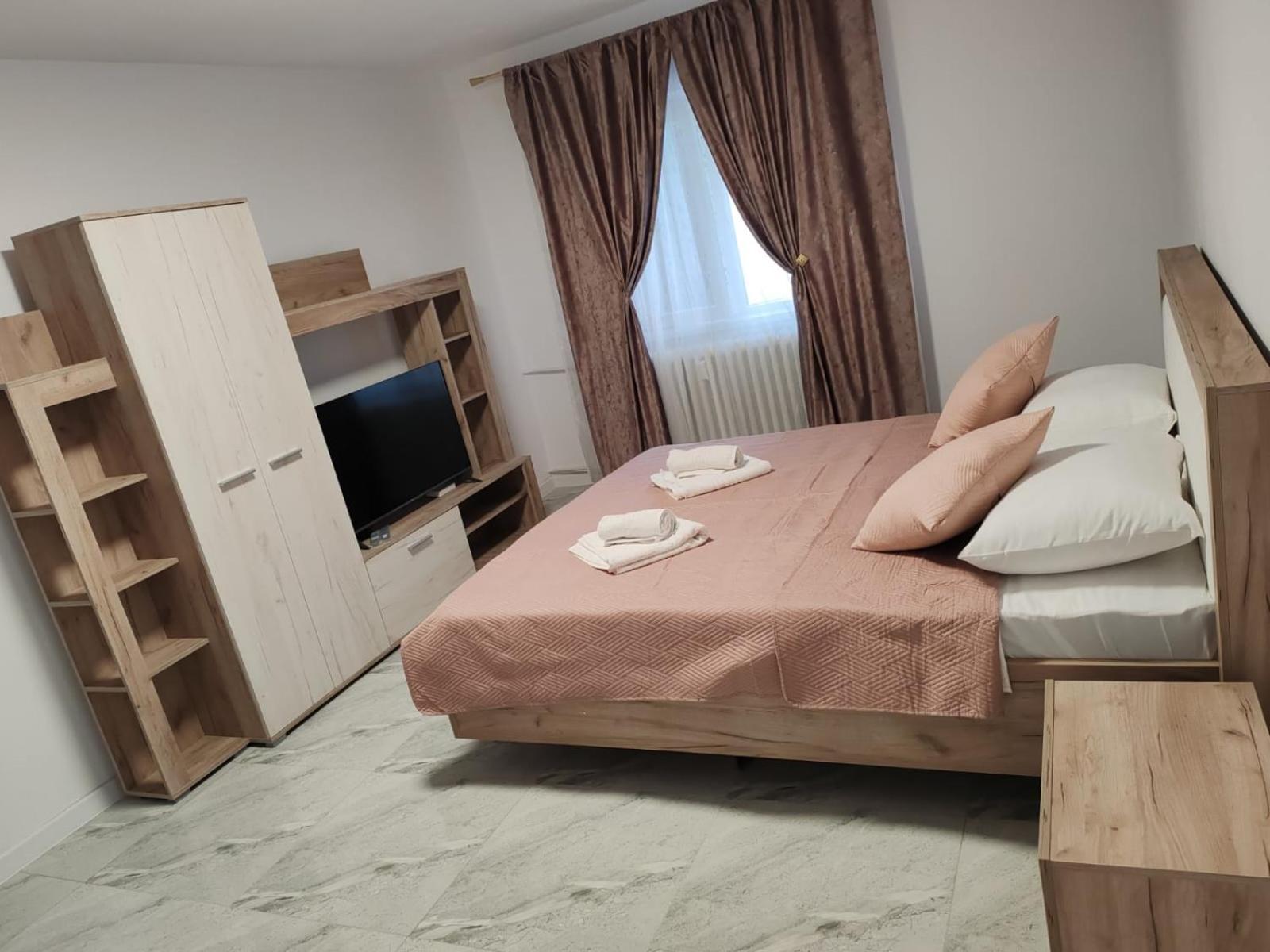 Garsoniera G3 Lägenhet Craiova Exteriör bild